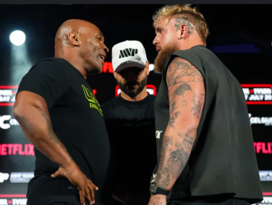 Mike Tyson da tapa em Jake Paul