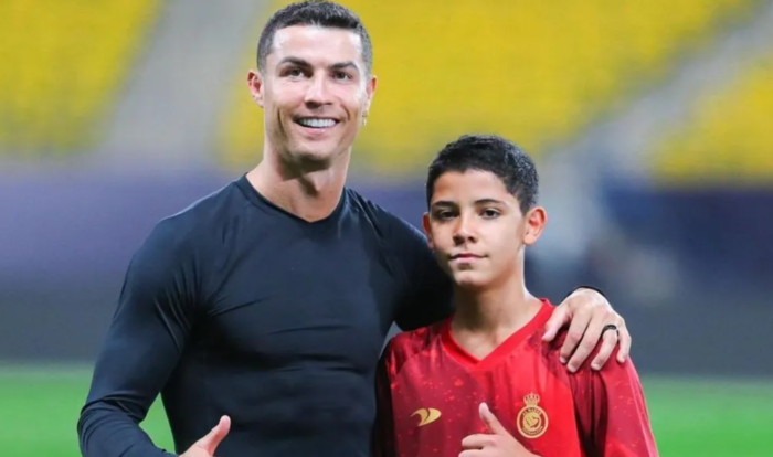 Cristiano Ronaldo jogando com seu filho?!